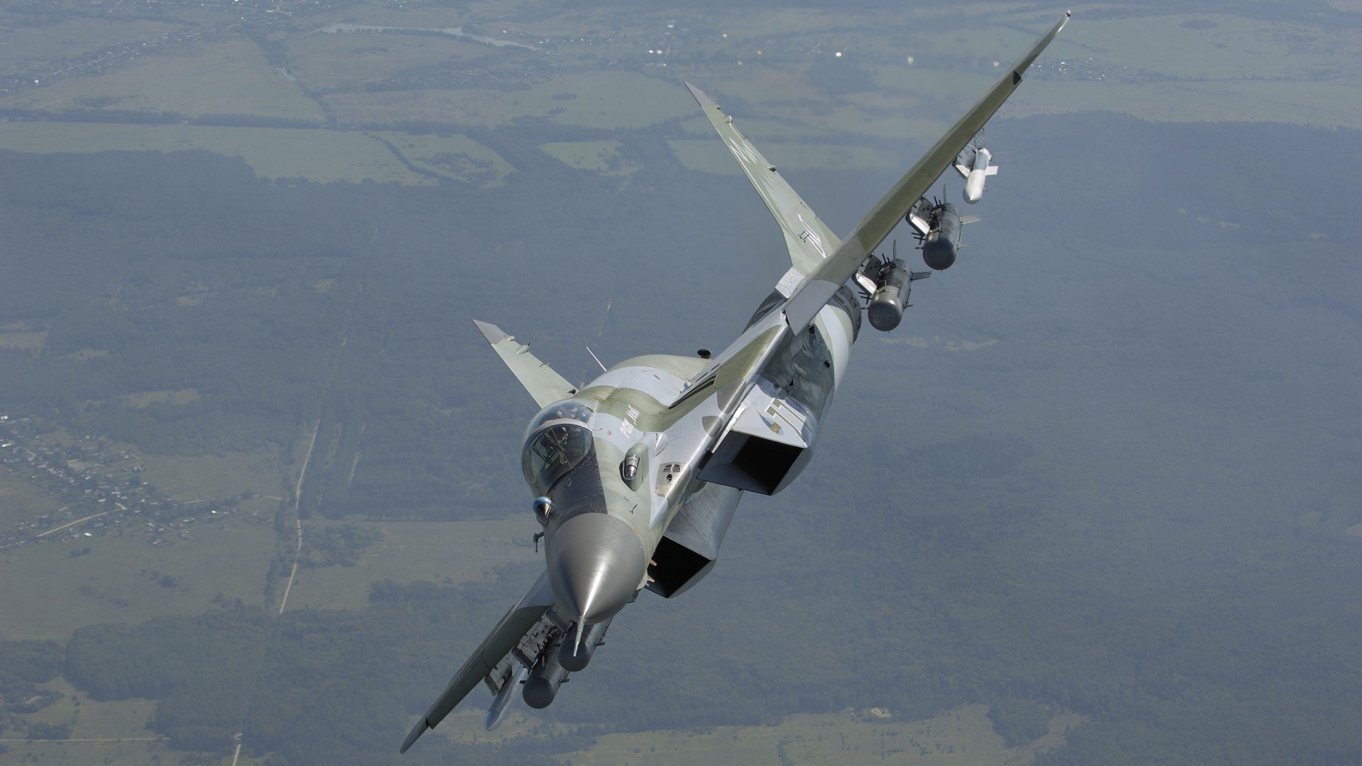 九游游戏中心官网-红军在转会市场上签下多名潜力新星，红军转移路线图