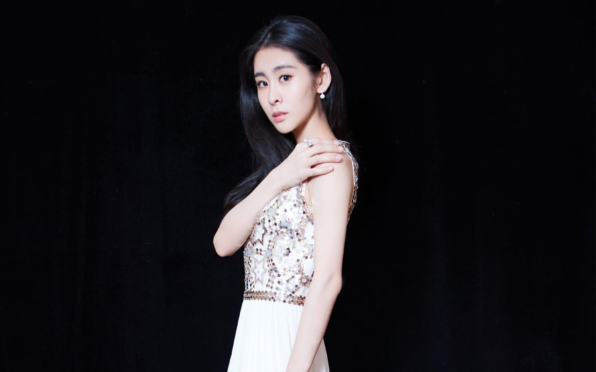 裁判判罚标准趋于稳定为比赛营造更加公平竞争环境,裁判的规则